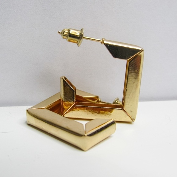 .5” Cube Gold Earrings Minimalist Trendy Earring Set - Picture 8 of 9